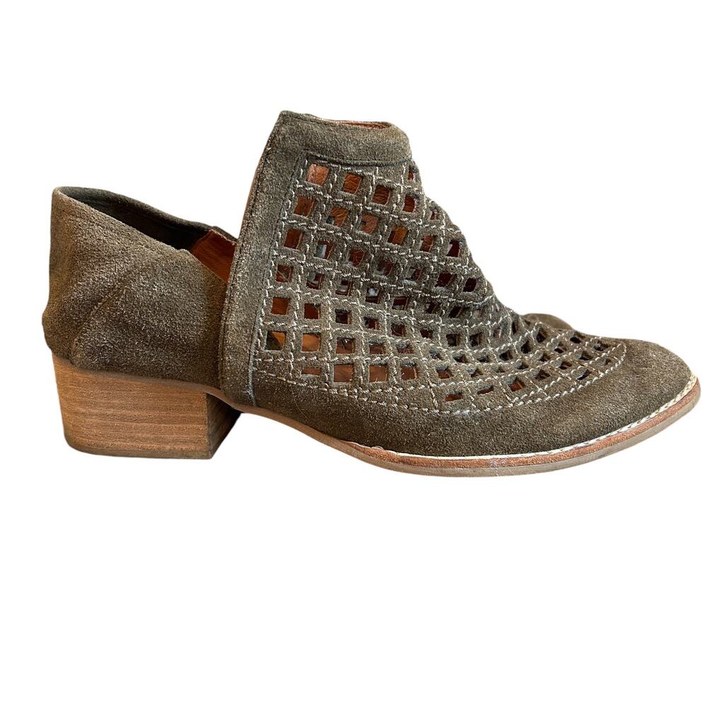 Jeffrey Campbell Taggart Olive Green Suede Lattice Cutout Ankle Boot Size 9